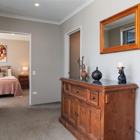 Astonishing Views Superb Waterfront Apartment Picton Exterior photo